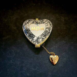 Vintage Mud Pie Heart Locket Hinged Trinket With Charm - Rare Find